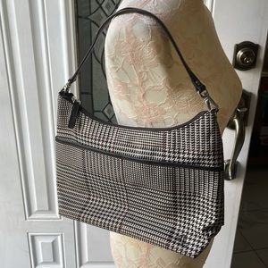 Lauren Ralph vintage shoulder purse.  Brown. Zipper closure.